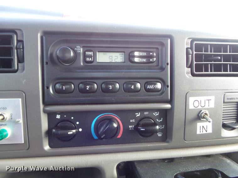 image for item DC7293 2000 Ford F350 Super Duty XL SuperCab utility bed pickup truck