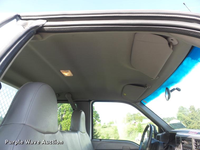 image for item DC7293 2000 Ford F350 Super Duty XL SuperCab utility bed pickup truck