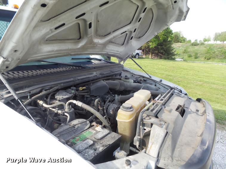 image for item DC7293 2000 Ford F350 Super Duty XL SuperCab utility bed pickup truck