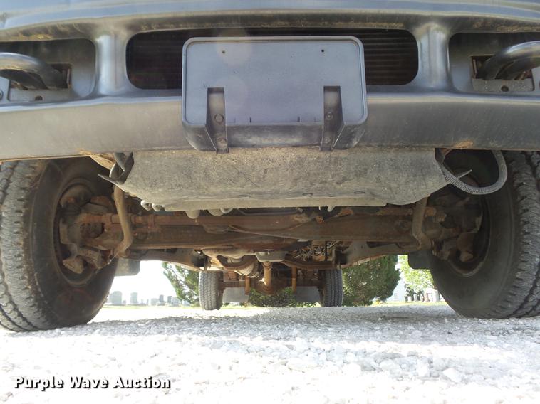 image for item DC7293 2000 Ford F350 Super Duty XL SuperCab utility bed pickup truck