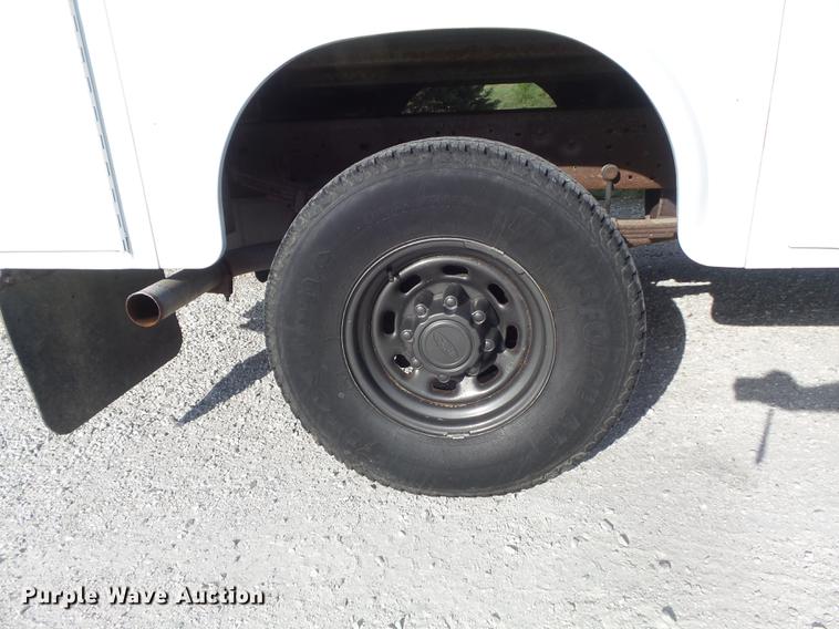 image for item DC7293 2000 Ford F350 Super Duty XL SuperCab utility bed pickup truck