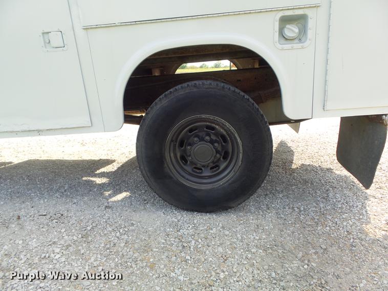 image for item DC7293 2000 Ford F350 Super Duty XL SuperCab utility bed pickup truck