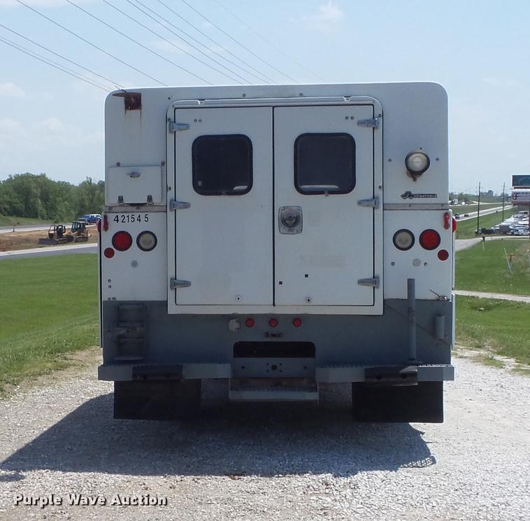 image for item DC7299 2002 Ford F350 Super Duty XL SuperCab utility bed pickup truck