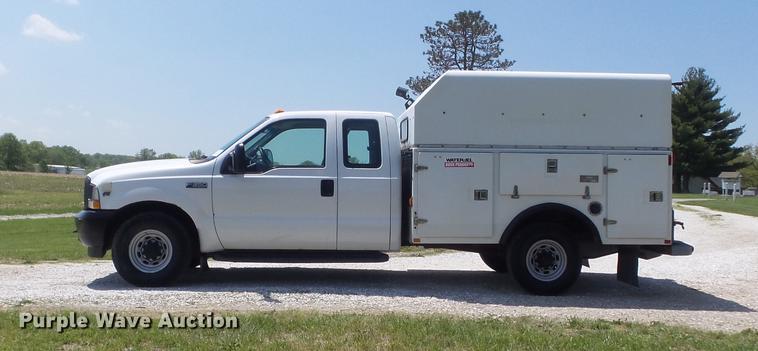 image for item DC7299 2002 Ford F350 Super Duty XL SuperCab utility bed pickup truck