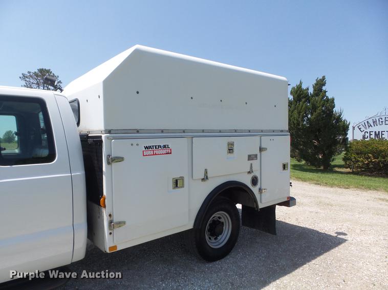image for item DC7299 2002 Ford F350 Super Duty XL SuperCab utility bed pickup truck
