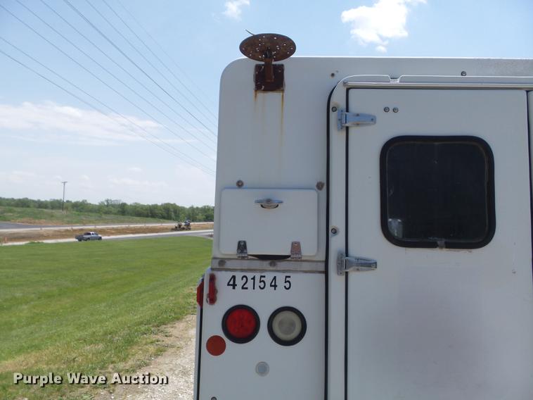 image for item DC7299 2002 Ford F350 Super Duty XL SuperCab utility bed pickup truck