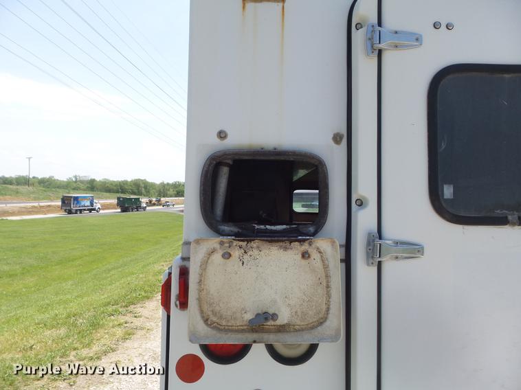 image for item DC7299 2002 Ford F350 Super Duty XL SuperCab utility bed pickup truck