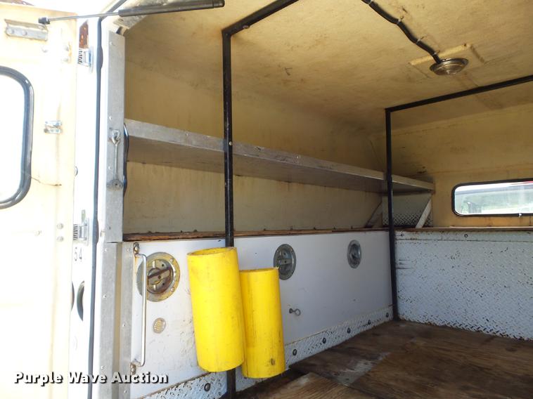 image for item DC7299 2002 Ford F350 Super Duty XL SuperCab utility bed pickup truck