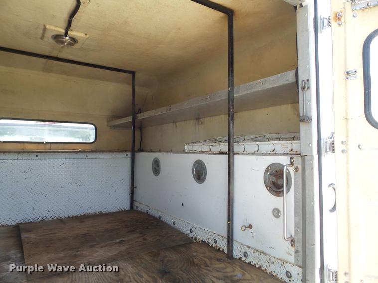 image for item DC7299 2002 Ford F350 Super Duty XL SuperCab utility bed pickup truck