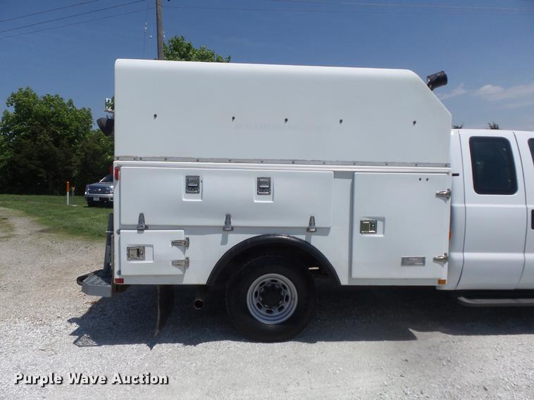 image for item DC7299 2002 Ford F350 Super Duty XL SuperCab utility bed pickup truck