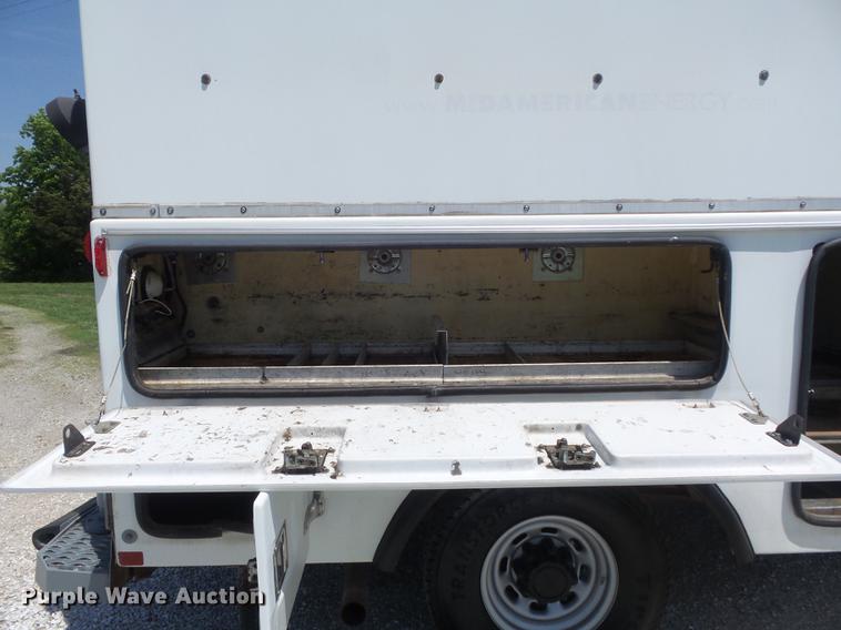 image for item DC7299 2002 Ford F350 Super Duty XL SuperCab utility bed pickup truck