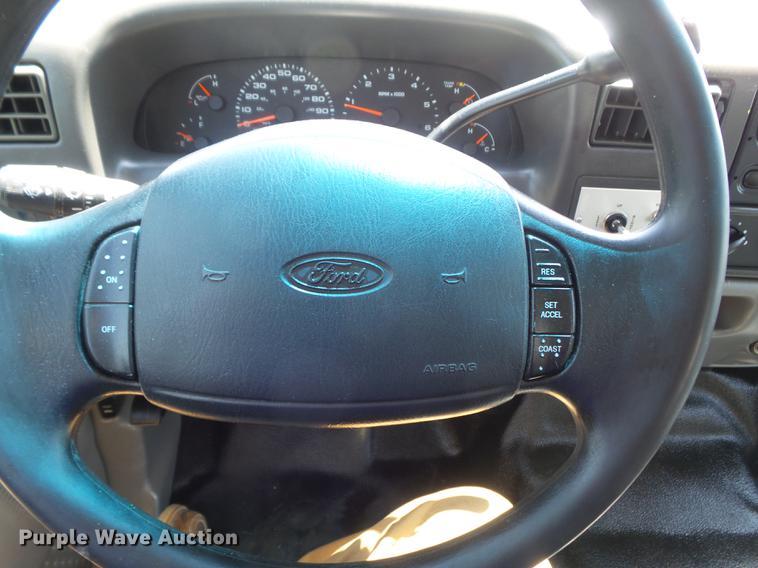 image for item DC7299 2002 Ford F350 Super Duty XL SuperCab utility bed pickup truck