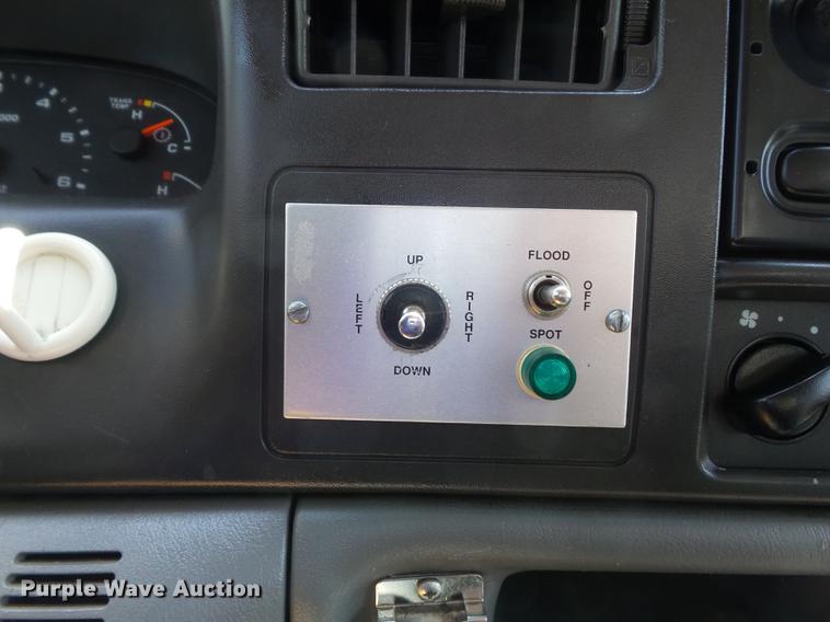 image for item DC7299 2002 Ford F350 Super Duty XL SuperCab utility bed pickup truck