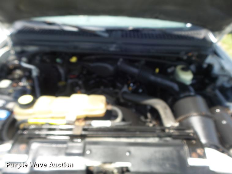 image for item DC7299 2002 Ford F350 Super Duty XL SuperCab utility bed pickup truck