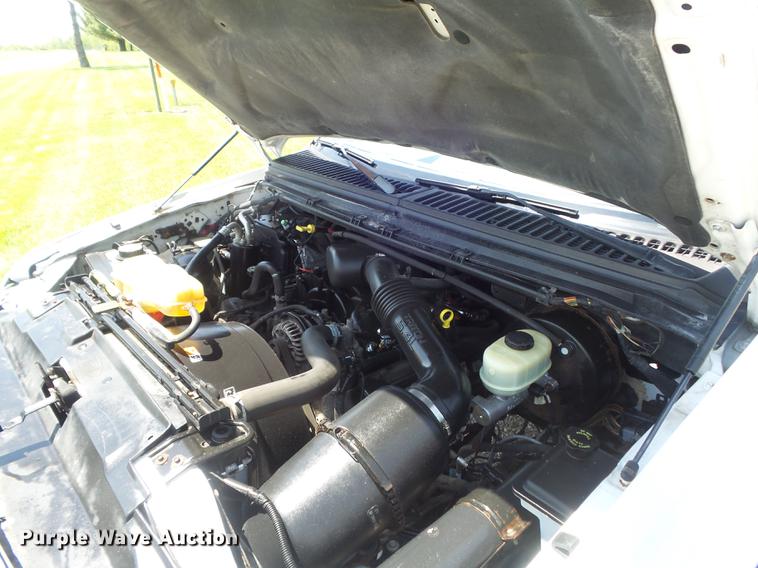 image for item DC7299 2002 Ford F350 Super Duty XL SuperCab utility bed pickup truck