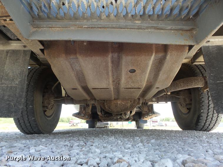 image for item DC7299 2002 Ford F350 Super Duty XL SuperCab utility bed pickup truck