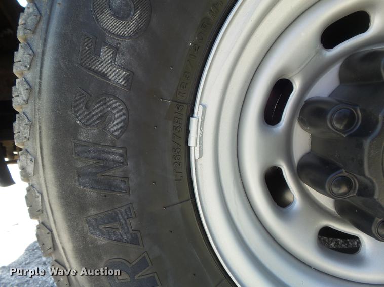 image for item DC7299 2002 Ford F350 Super Duty XL SuperCab utility bed pickup truck