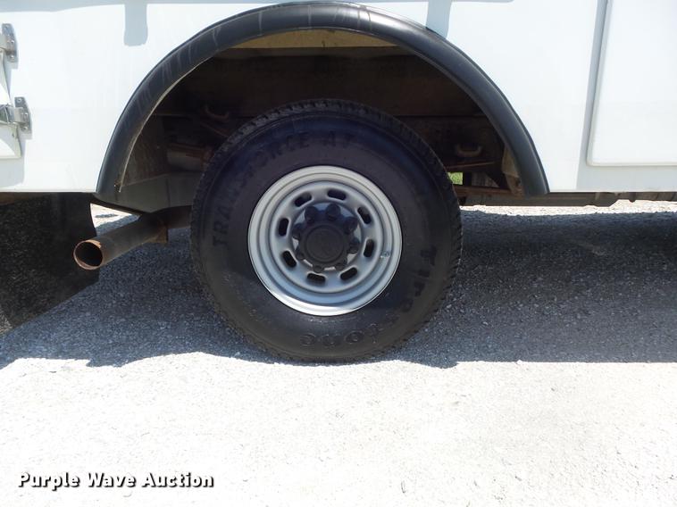 image for item DC7299 2002 Ford F350 Super Duty XL SuperCab utility bed pickup truck