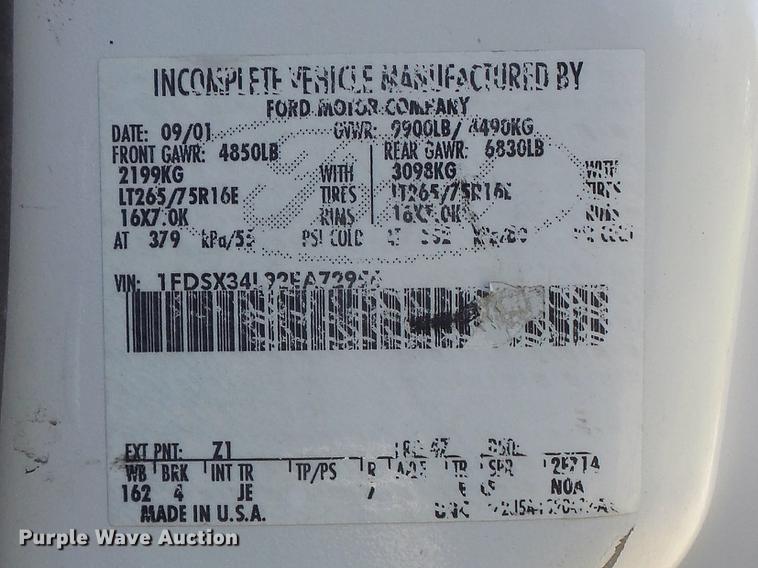 image for item DC7299 2002 Ford F350 Super Duty XL SuperCab utility bed pickup truck