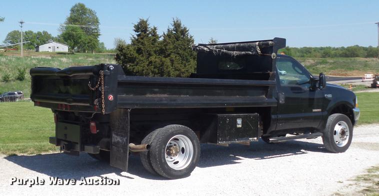 image for item DC7307 2004 Ford F450 Super Duty XL dump truck