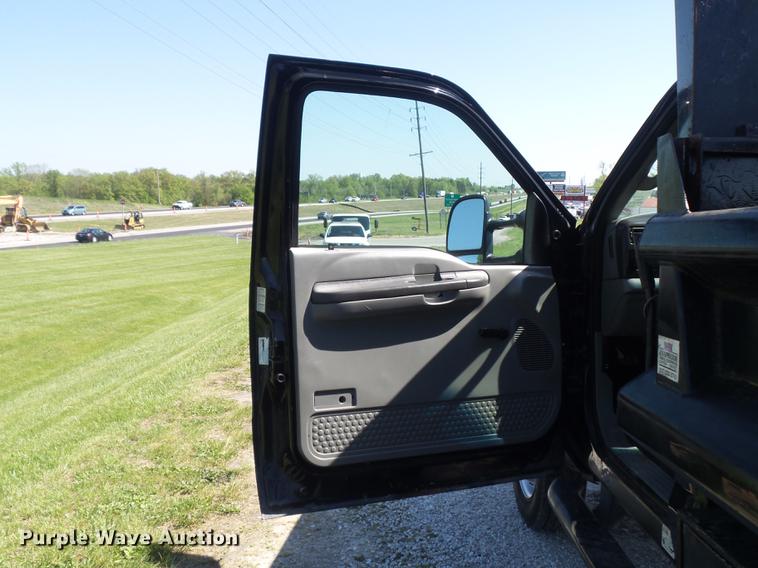 image for item DC7307 2004 Ford F450 Super Duty XL dump truck