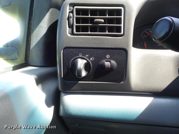 image for item DC7307 2004 Ford F450 Super Duty XL dump truck