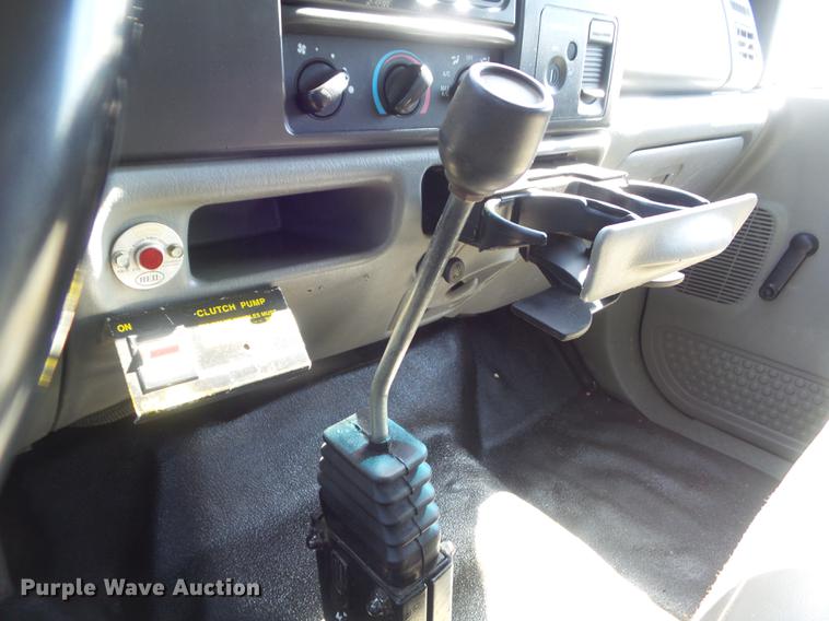 image for item DC7307 2004 Ford F450 Super Duty XL dump truck