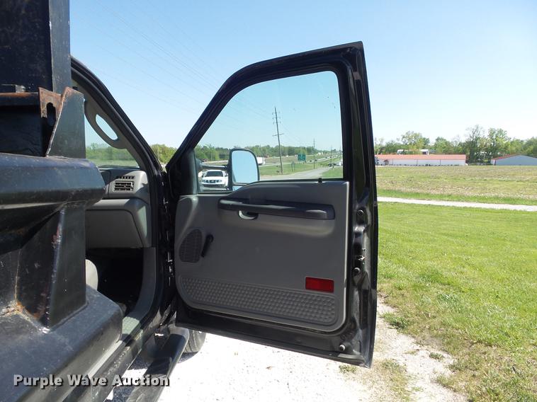 image for item DC7307 2004 Ford F450 Super Duty XL dump truck