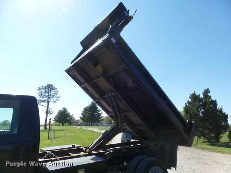 image for item DC7307 2004 Ford F450 Super Duty XL dump truck