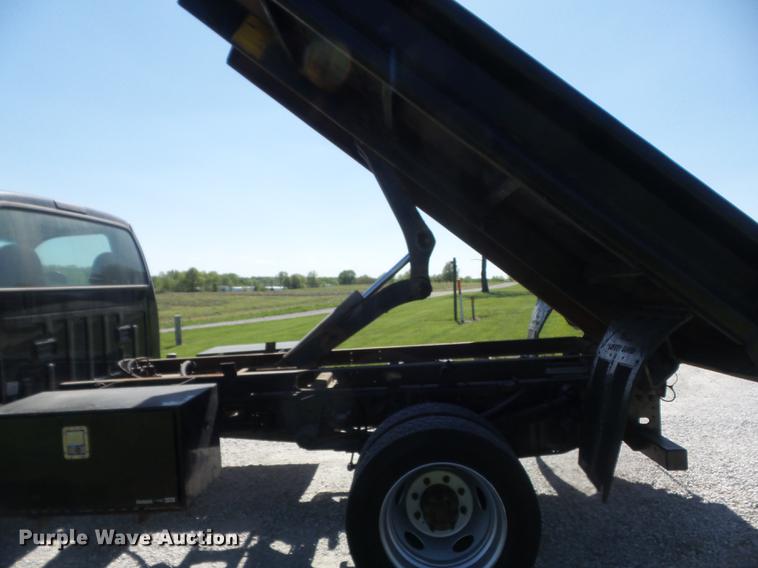 image for item DC7307 2004 Ford F450 Super Duty XL dump truck