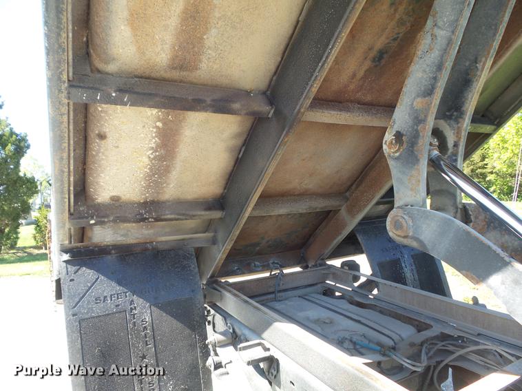 image for item DC7307 2004 Ford F450 Super Duty XL dump truck