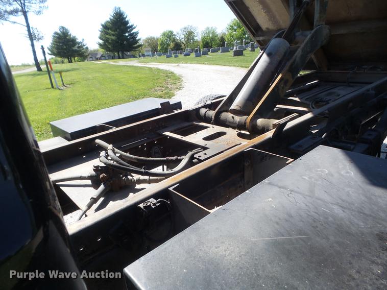 image for item DC7307 2004 Ford F450 Super Duty XL dump truck