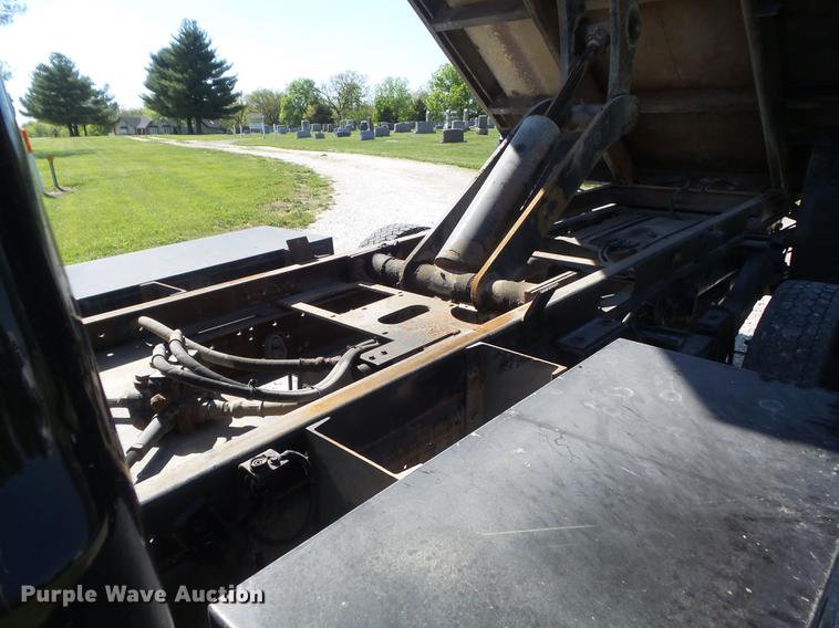 image for item DC7307 2004 Ford F450 Super Duty XL dump truck