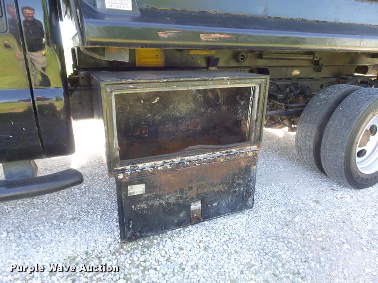 image for item DC7307 2004 Ford F450 Super Duty XL dump truck