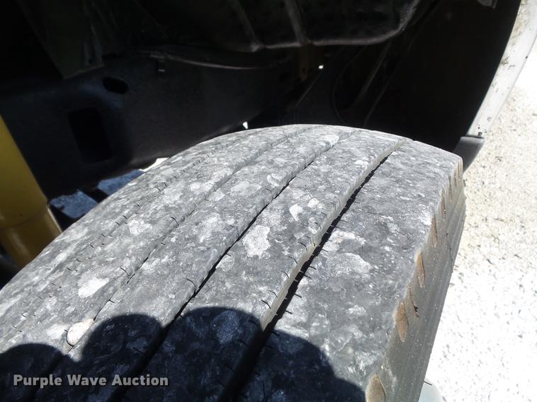 image for item DC7307 2004 Ford F450 Super Duty XL dump truck