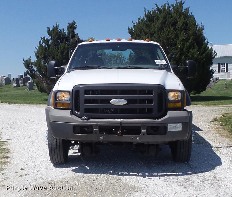 image for item DC7309 2005 Ford F550 Super Duty XL Crew Cab utility truck with crane