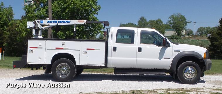 image for item DC7309 2005 Ford F550 Super Duty XL Crew Cab utility truck with crane