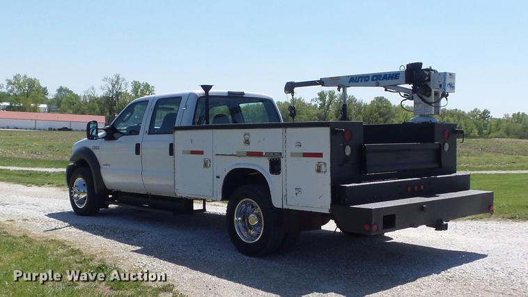 image for item DC7309 2005 Ford F550 Super Duty XL Crew Cab utility truck with crane