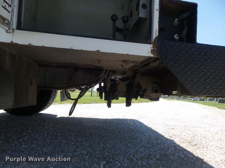 image for item DC7309 2005 Ford F550 Super Duty XL Crew Cab utility truck with crane