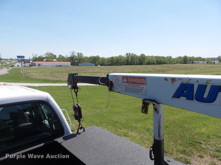 image for item DC7309 2005 Ford F550 Super Duty XL Crew Cab utility truck with crane
