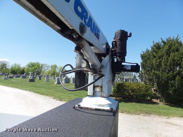 image for item DC7309 2005 Ford F550 Super Duty XL Crew Cab utility truck with crane