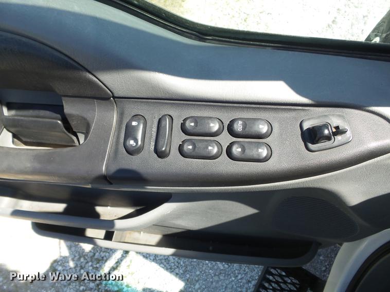 image for item DC7309 2005 Ford F550 Super Duty XL Crew Cab utility truck with crane