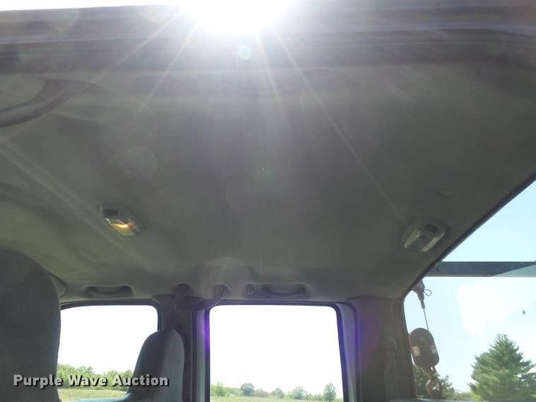 image for item DC7309 2005 Ford F550 Super Duty XL Crew Cab utility truck with crane