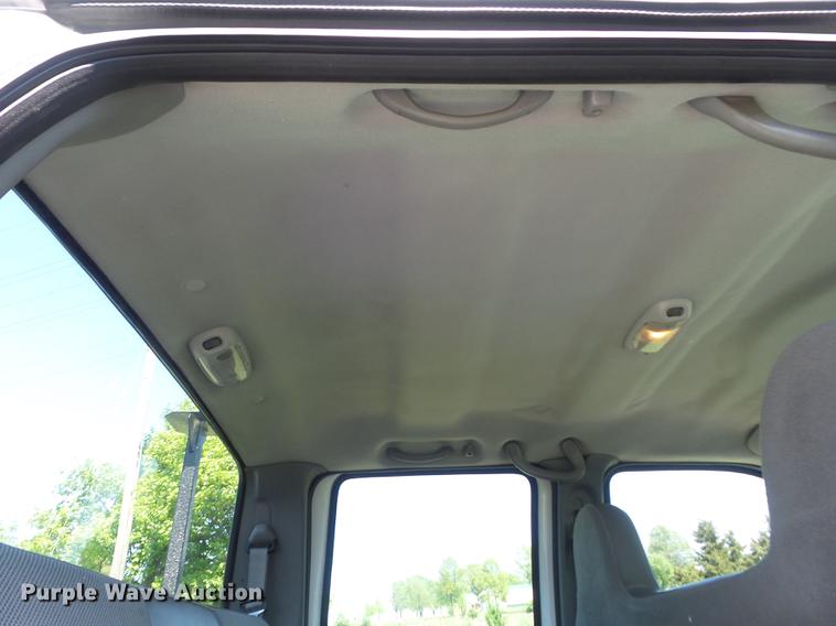 image for item DC7309 2005 Ford F550 Super Duty XL Crew Cab utility truck with crane