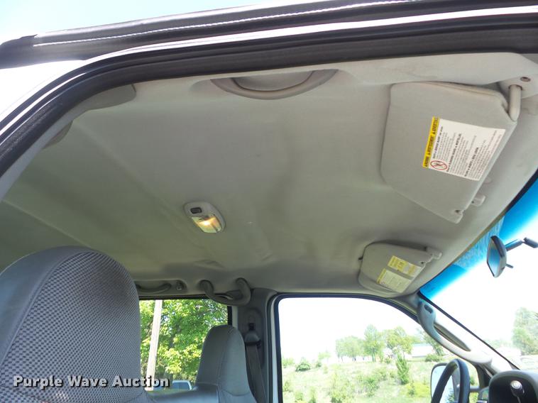 image for item DC7309 2005 Ford F550 Super Duty XL Crew Cab utility truck with crane