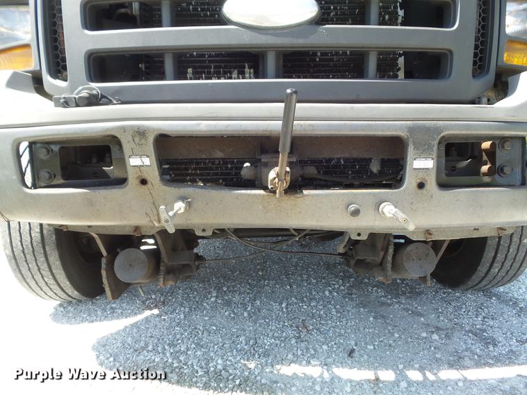 image for item DC7309 2005 Ford F550 Super Duty XL Crew Cab utility truck with crane