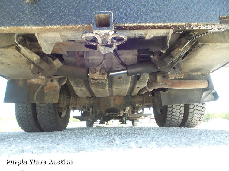 image for item DC7309 2005 Ford F550 Super Duty XL Crew Cab utility truck with crane