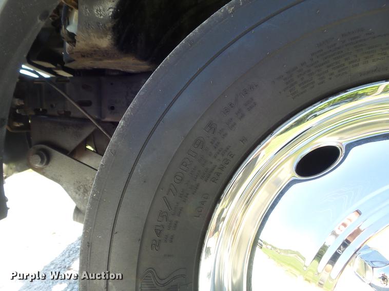 image for item DC7309 2005 Ford F550 Super Duty XL Crew Cab utility truck with crane