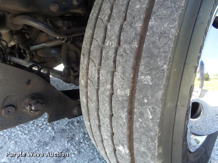 image for item DC7309 2005 Ford F550 Super Duty XL Crew Cab utility truck with crane