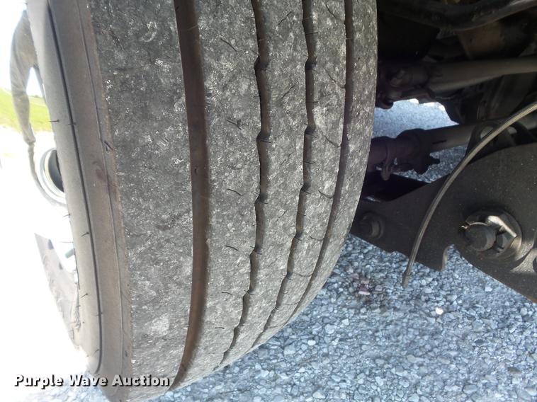 image for item DC7309 2005 Ford F550 Super Duty XL Crew Cab utility truck with crane